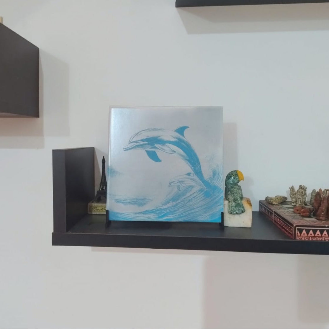 Saltando golfinho azul azulejo. - Finngifts